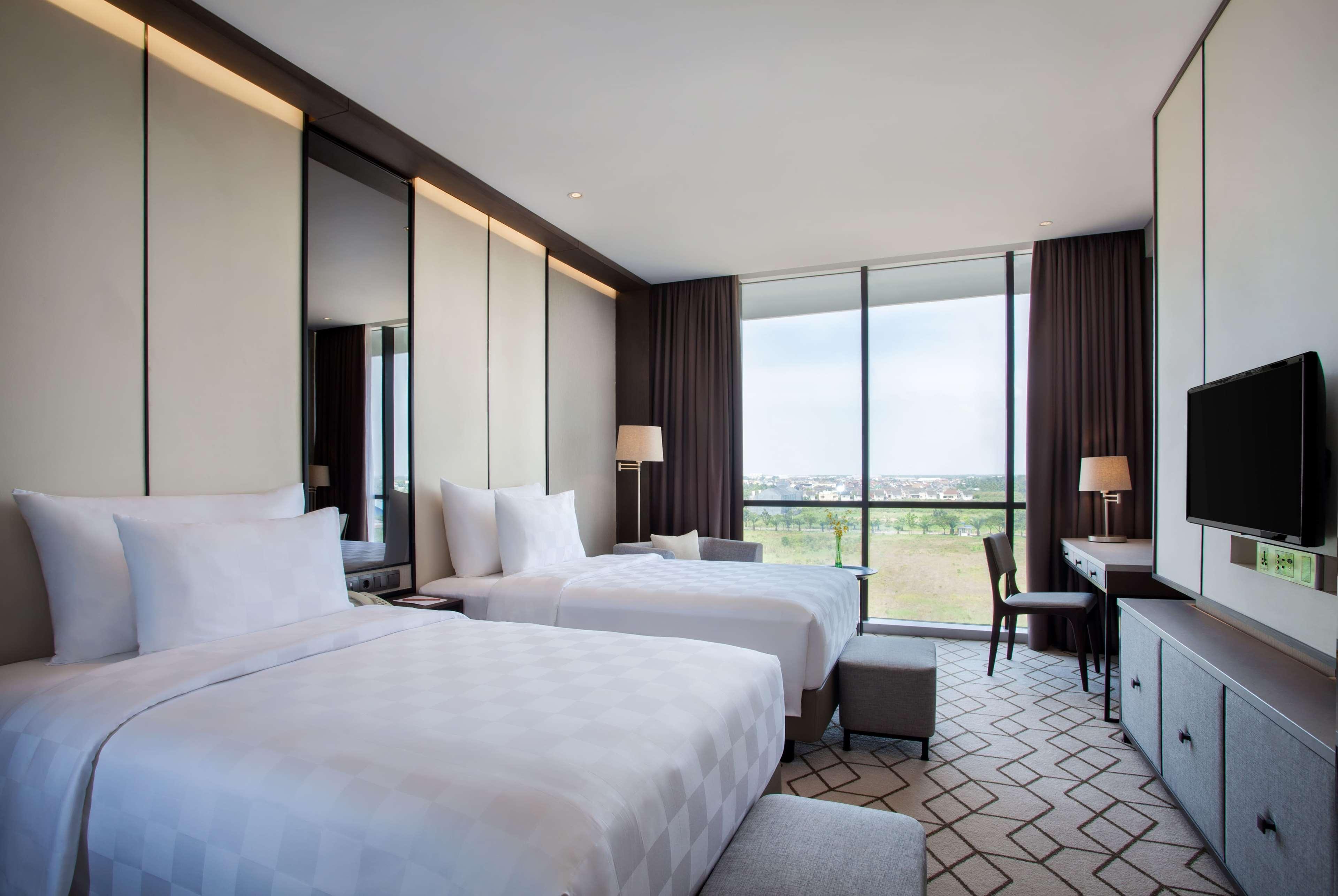 Wyndham Opi Hotel Palembang Exterior foto