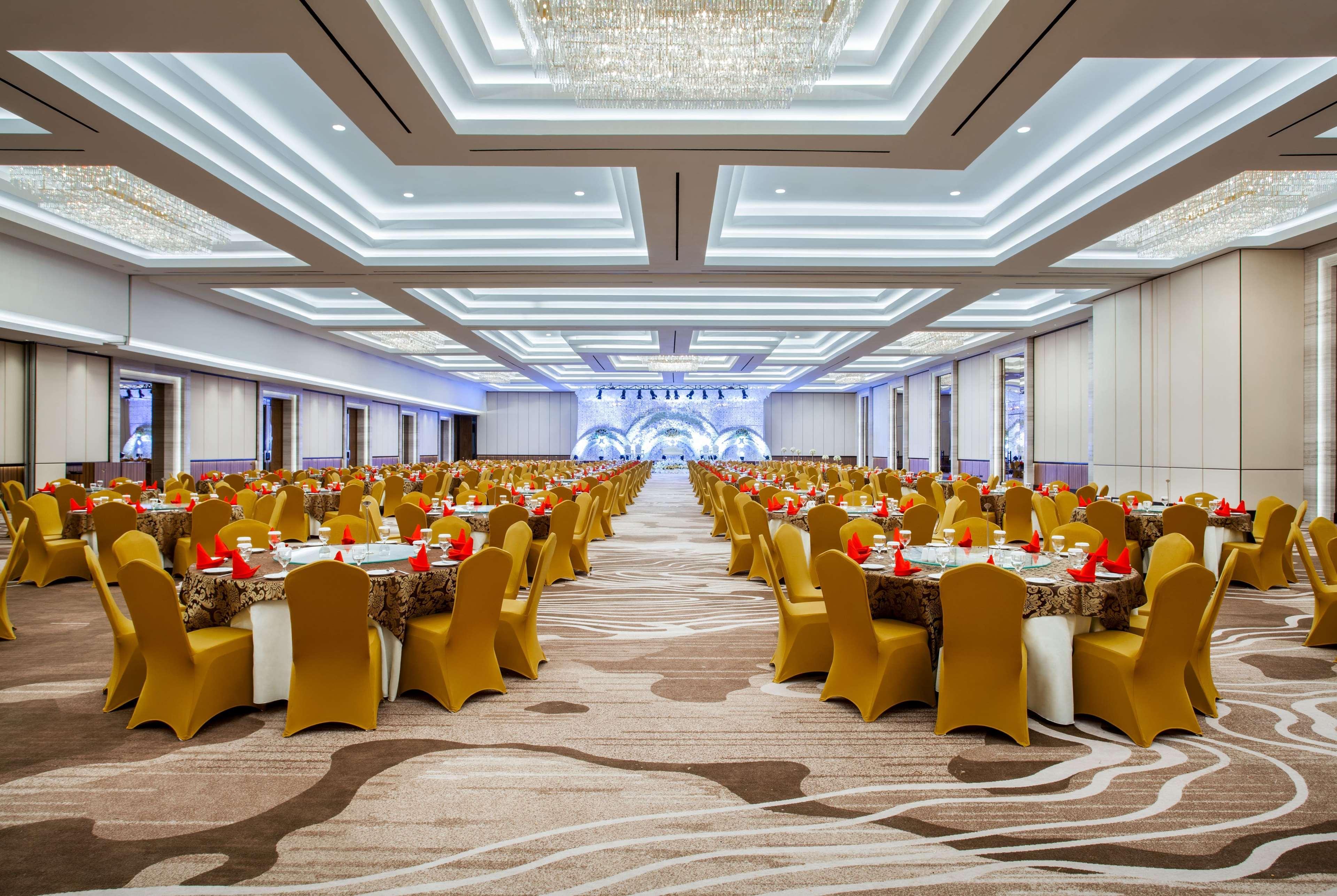 Wyndham Opi Hotel Palembang Exterior foto