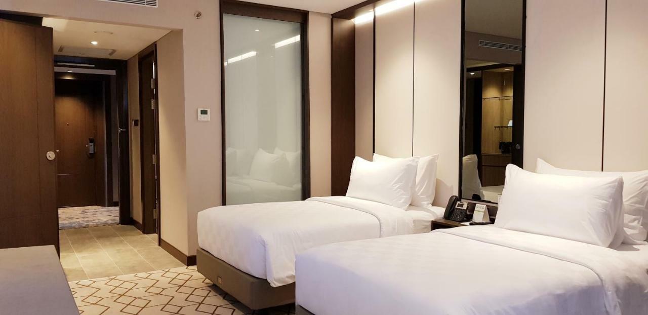 Wyndham Opi Hotel Palembang Exterior foto